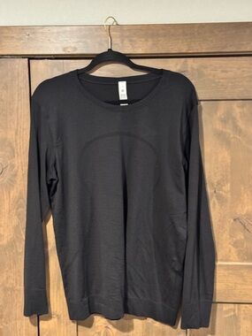 lululemon athletica Black Long Sleeve Tee